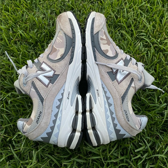 BAPE x New Balance 2002R Grey - Picture 1 of 7